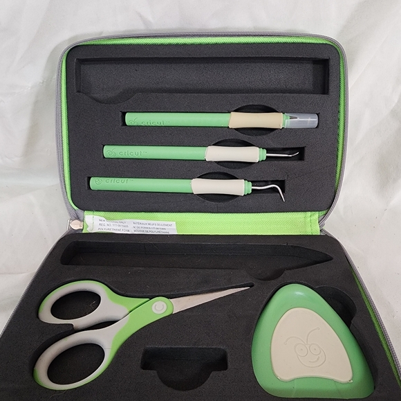 Cricuit Essential Tool Set Green - Picture 3 of 5